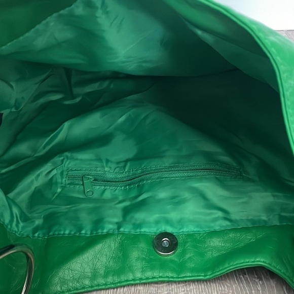 Green Purse - Picture 2 of 4